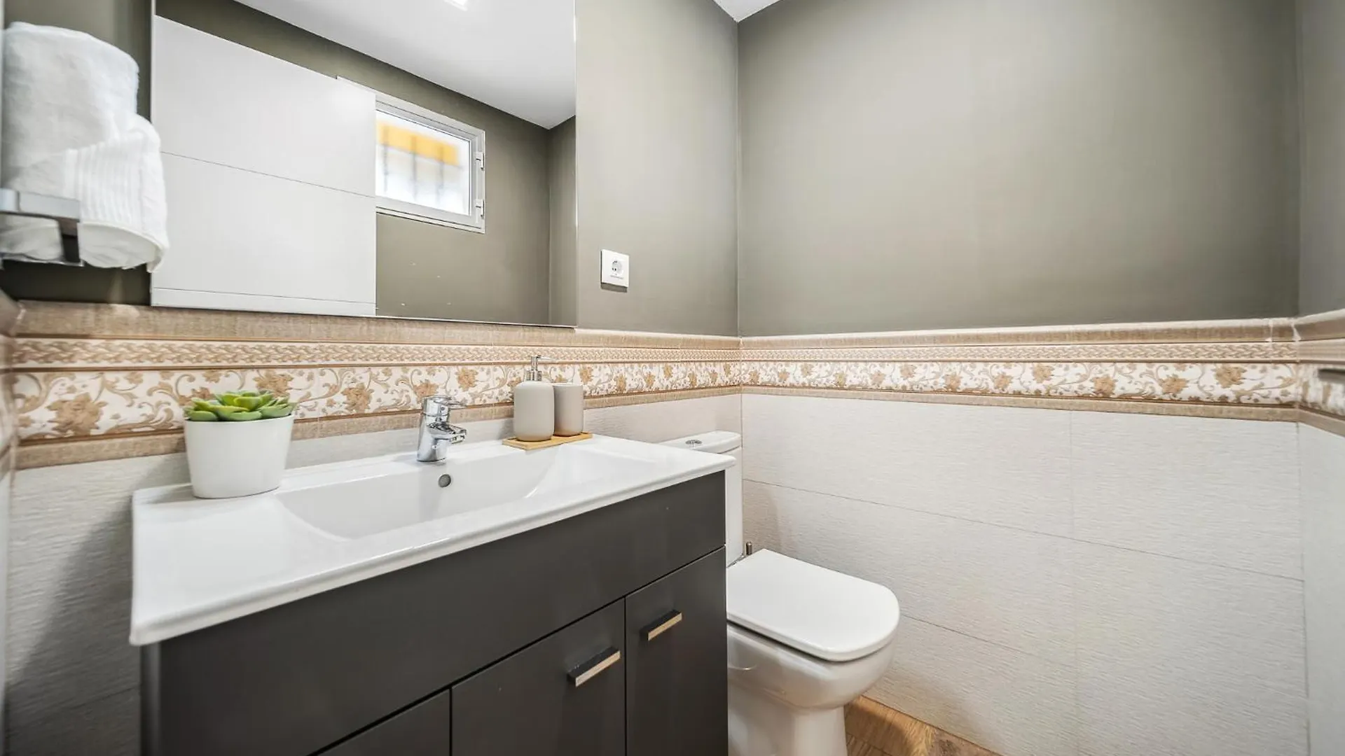 Διαμέρισμα Comfort And Relax Near Old Town & Self Check-In Μαρμπέλλα
